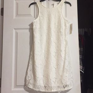 NWT white dress. Size medium